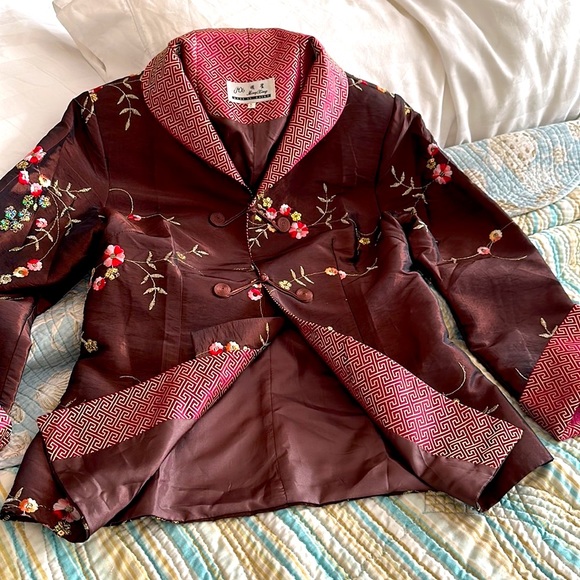 Vintage size small embroidered with flowers gold thread frog clasps - Picture 1 of 17